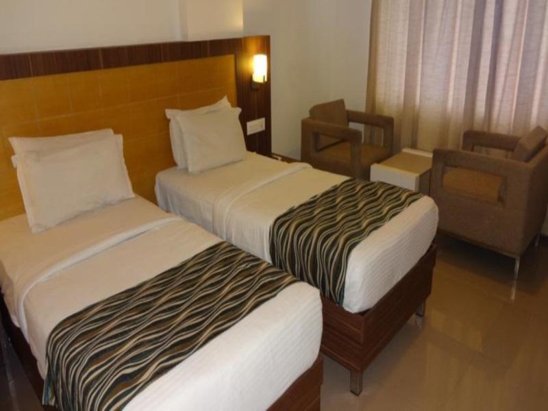 Continental Park Hotel Vidzsajavádá Kültér fotó