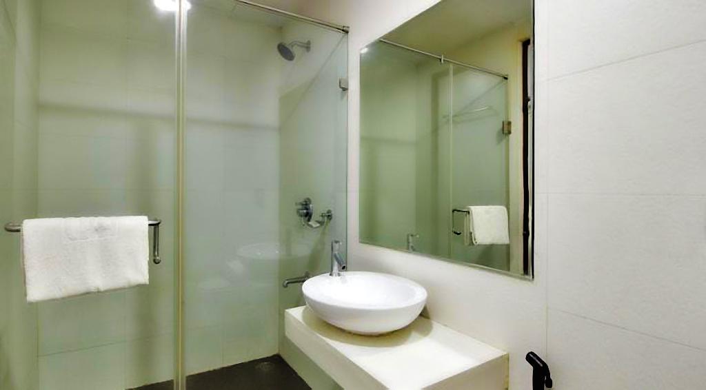 Continental Park Hotel Vidzsajavádá Kültér fotó