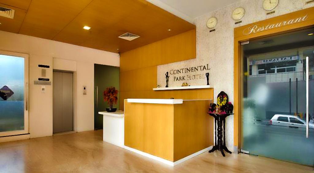 Continental Park Hotel Vidzsajavádá Kültér fotó
