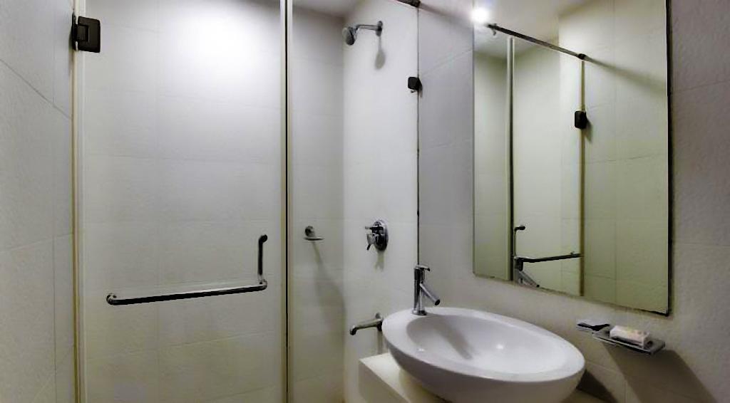 Continental Park Hotel Vidzsajavádá Kültér fotó
