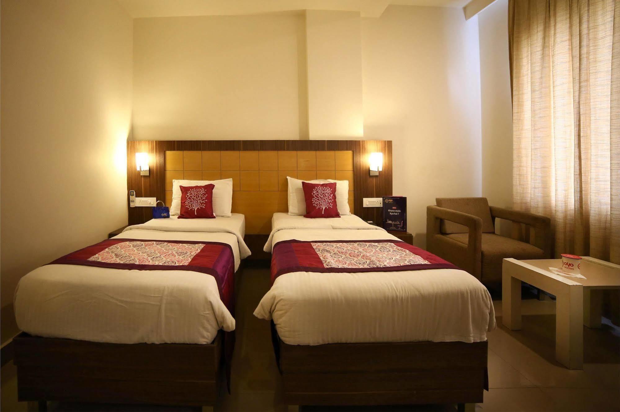 Continental Park Hotel Vidzsajavádá Kültér fotó