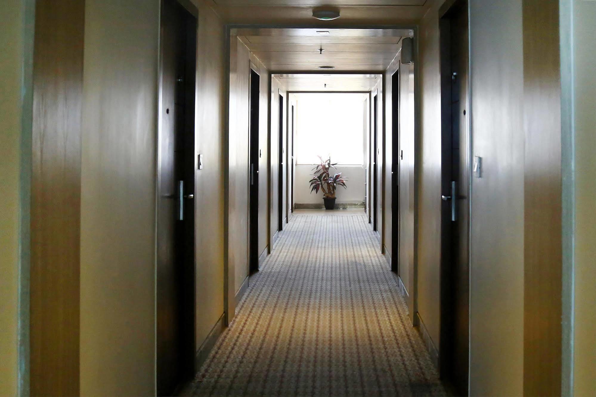 Continental Park Hotel Vidzsajavádá Kültér fotó